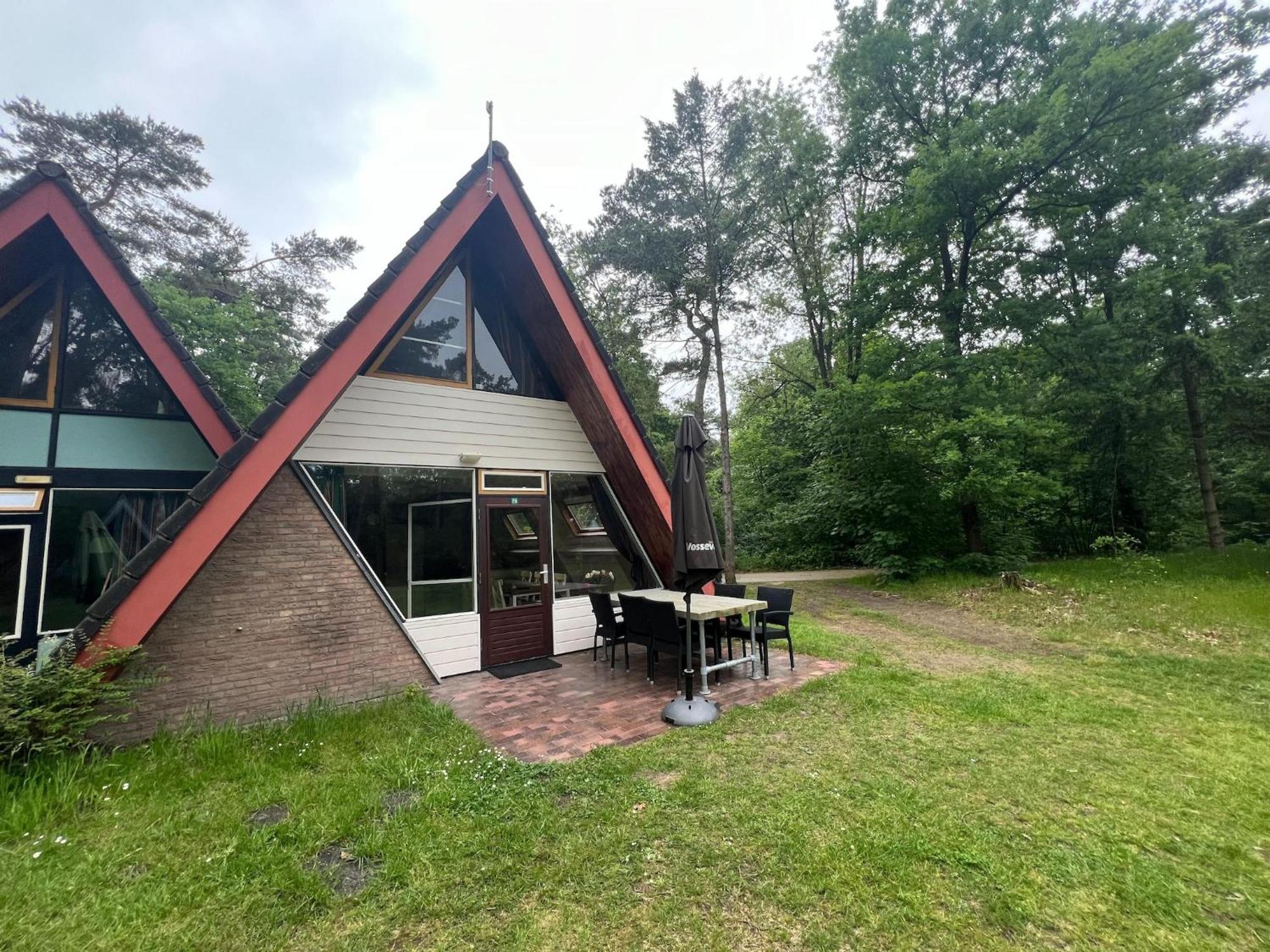 Modern Holiday Home In Stramproy In The Forest Zewnętrze zdjęcie